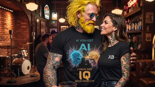 Rocker mit Frau an einer Bar trägt ein Premium Rock T-Shirt aus 100% gekämmter Baumwolle mit hochwertigem AI vs. IQ Design aus Öko-Tex zertifizierten Farben in einer Grammatur von 185g/m².