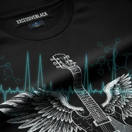 Nahaufnahme eines Premium Rock T-Shirts von XXCESSIVEBLACK.