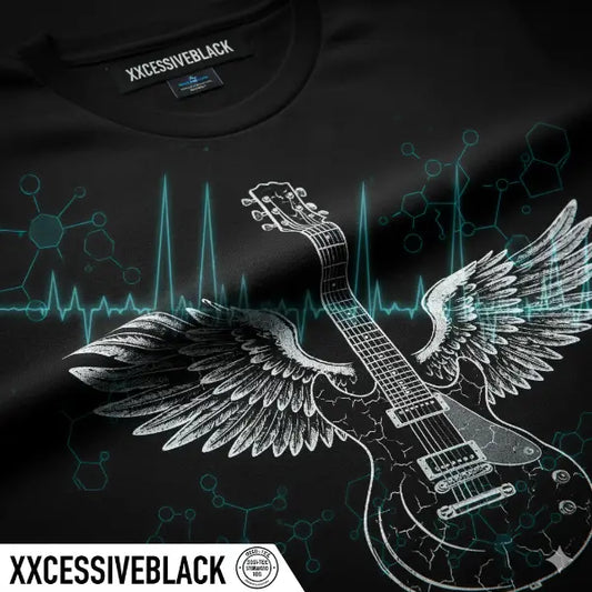 Nahaufnahme eines Rock T-Shirts von XXCESSIVEBLACK