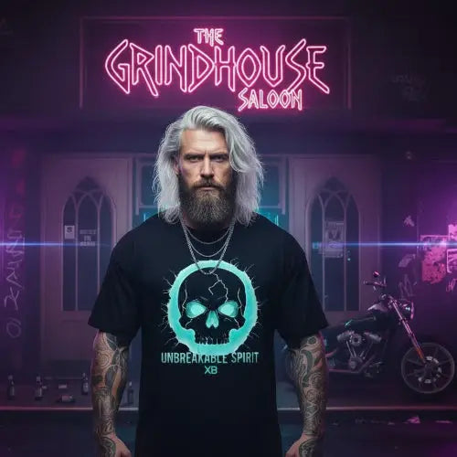 Mann vor Bar trägt Premium Rock T-Shirt mit auffälligem Skull-Design.