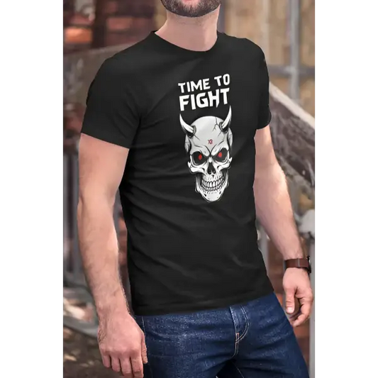 Mann trägt Rock T-Shirt für Männer mit hochwertigem Time-To-Fight-Skull-Design.